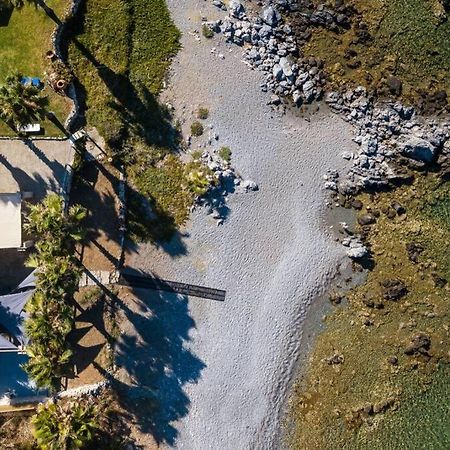 Villa Proto Helidoni - A Cozy Beachfront Villa Petres  Экстерьер фото