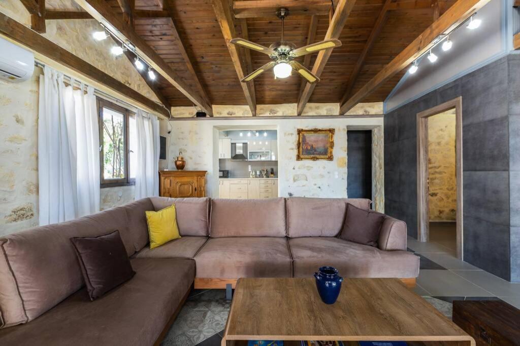 Villa Proto Helidoni - A Cozy Beachfront Villa Petres  Экстерьер фото