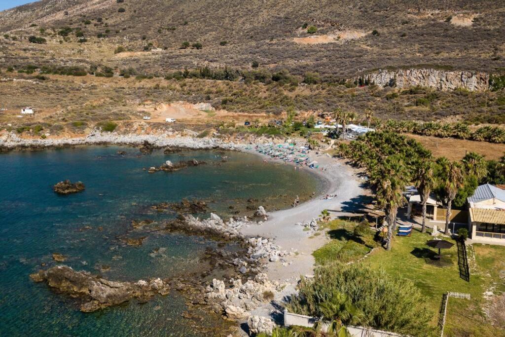 Villa Proto Helidoni - A Cozy Beachfront Villa Petres  Экстерьер фото