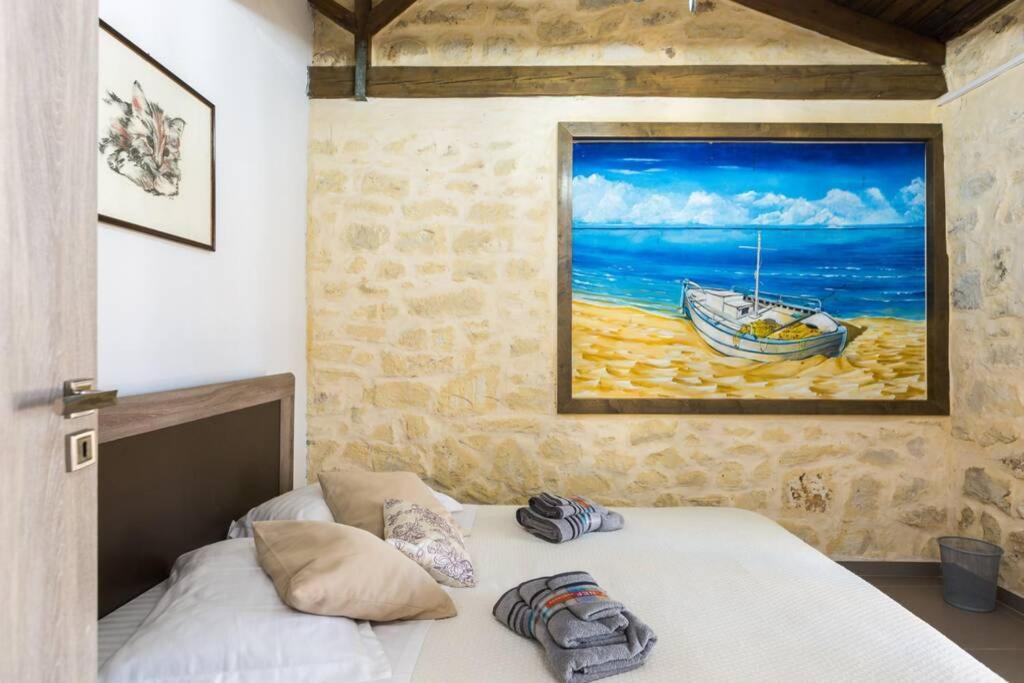 Villa Proto Helidoni - A Cozy Beachfront Villa Petres  Экстерьер фото